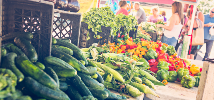 A photo showing the types of fresh produce you can get at Roadrunners Farmers Market in Phoenix